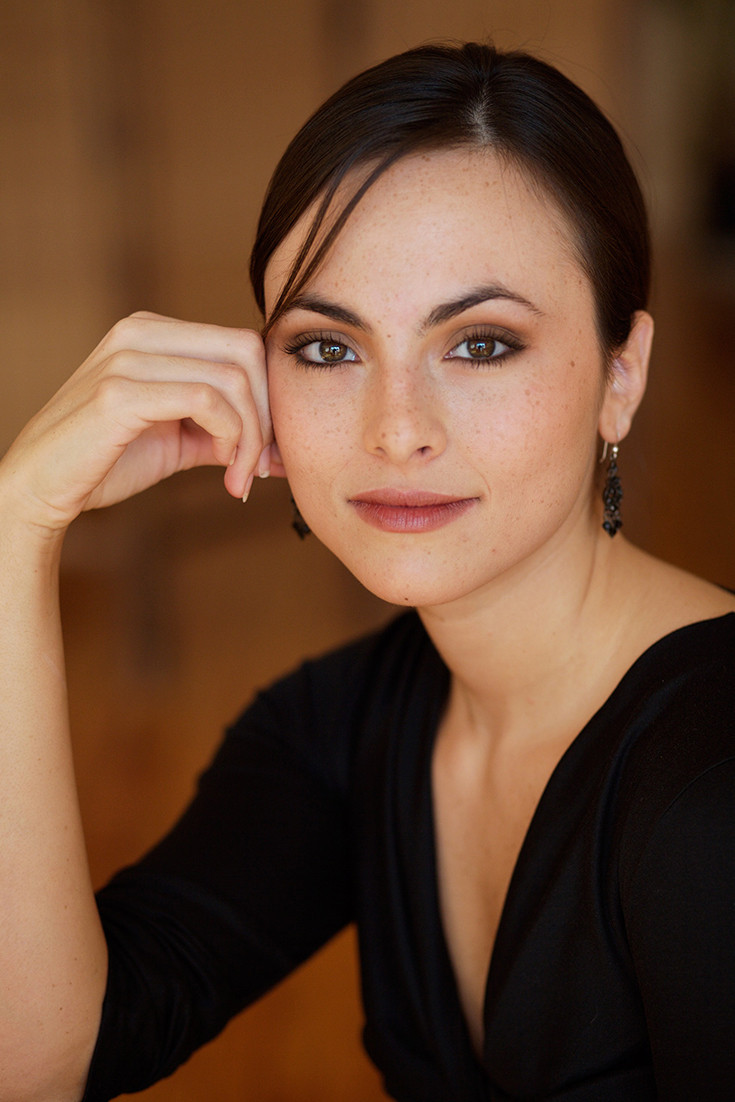 et billede af Isabel Leonard