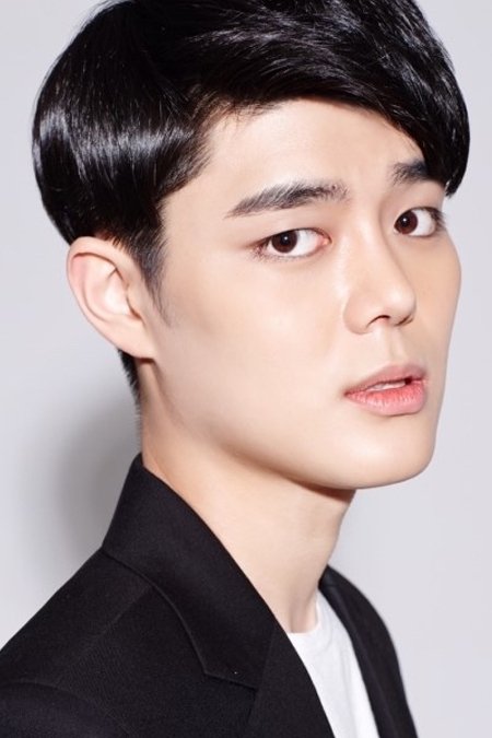 et billede af Kim Min-sang