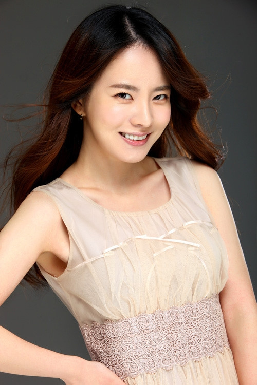 et billede af Min Ji-oh