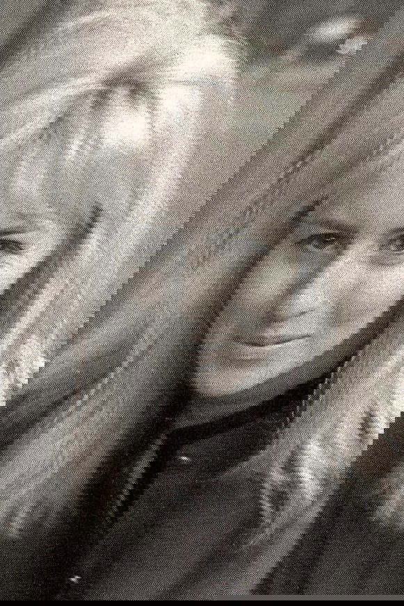 et billede af Cynthia Lennon