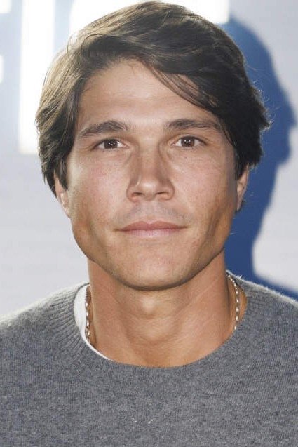 Pablo Castellano's picture in the cast