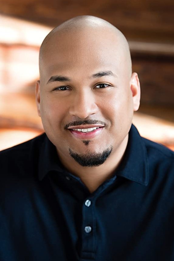 et billede af Johnny L. Hernandez