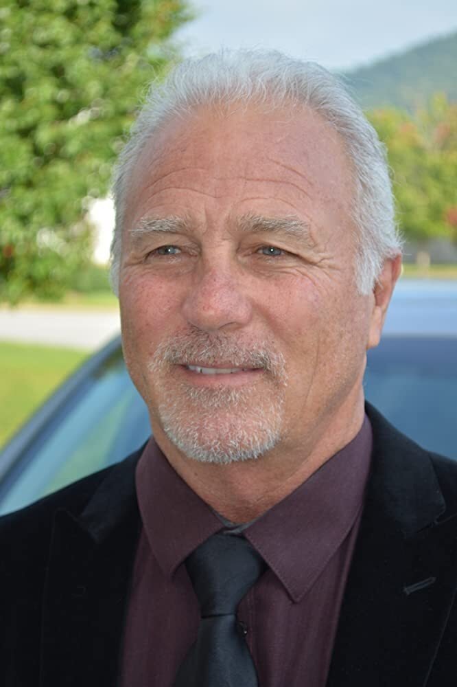 et billede af Bryan Renfro