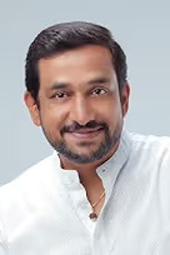 Prasad Oak's picture in the cast