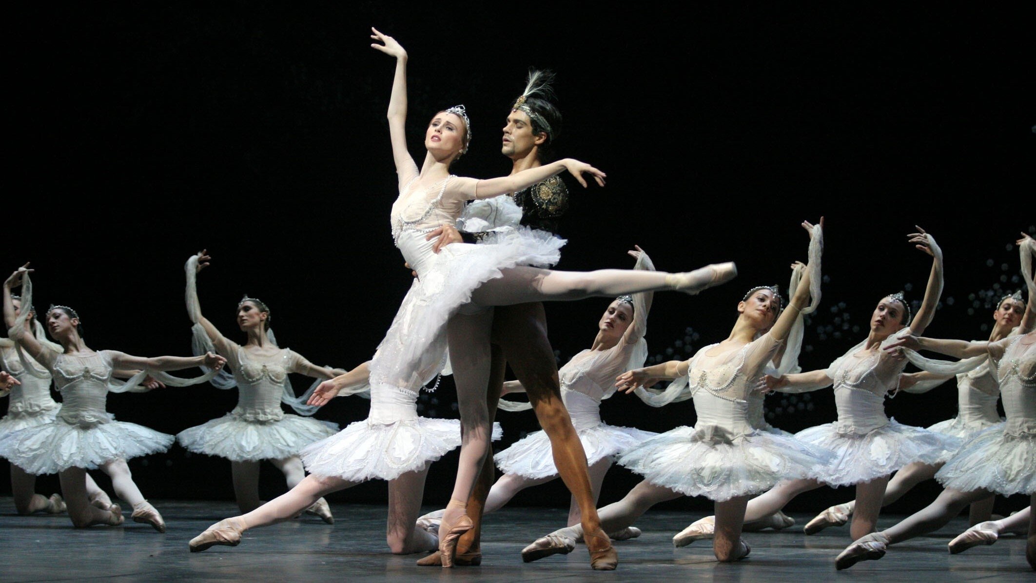 La Scala Ballet: La Bayadère (2006)