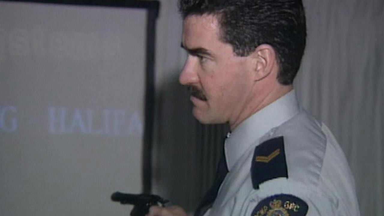 To Serve and Protect S02E03 backdrop