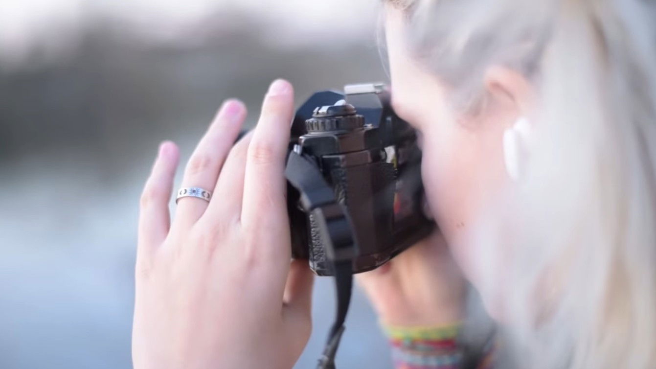 Et puis merde on s'aime ! Backdrop Blur