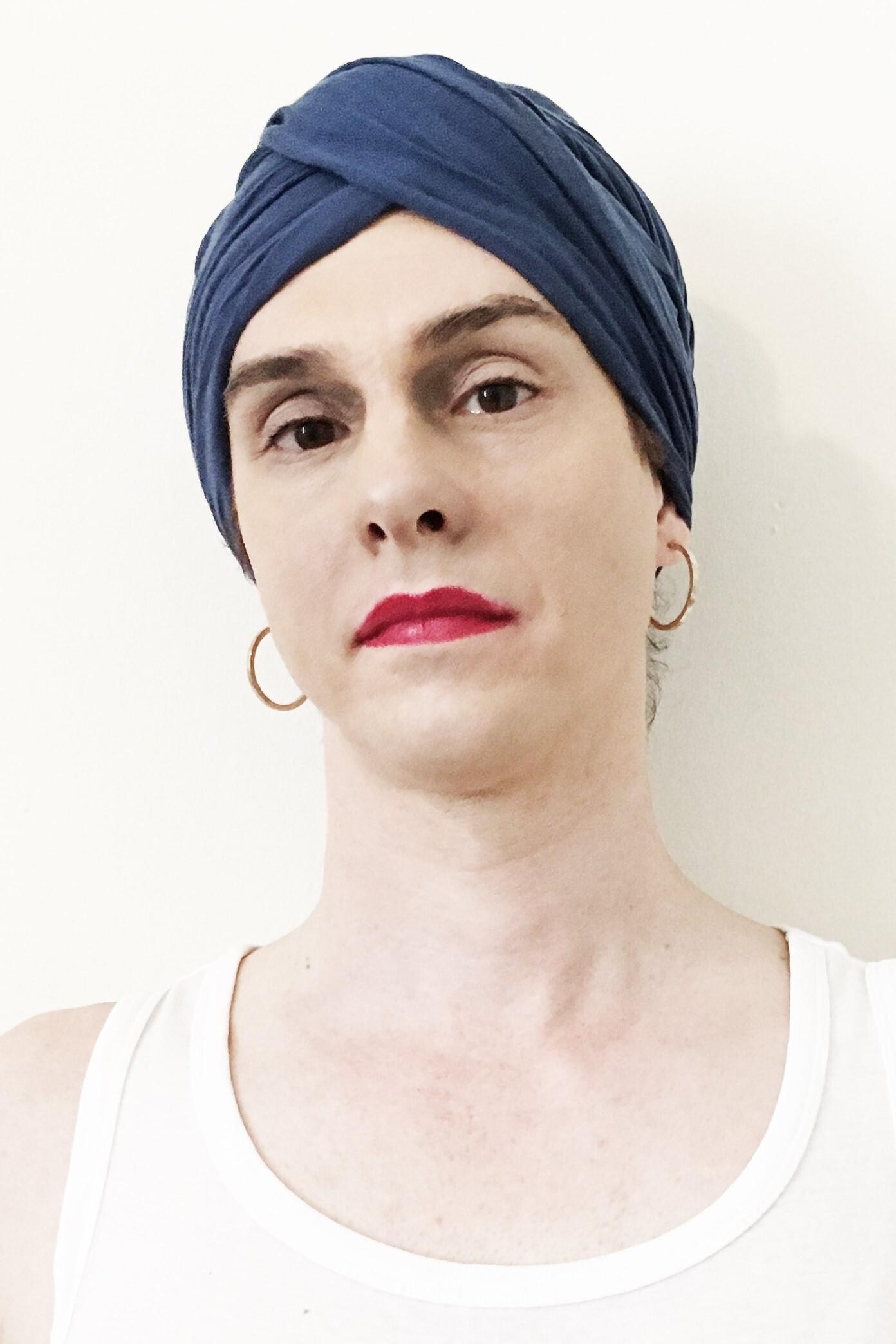 Gavilán Rayna Russom's picture in the cast