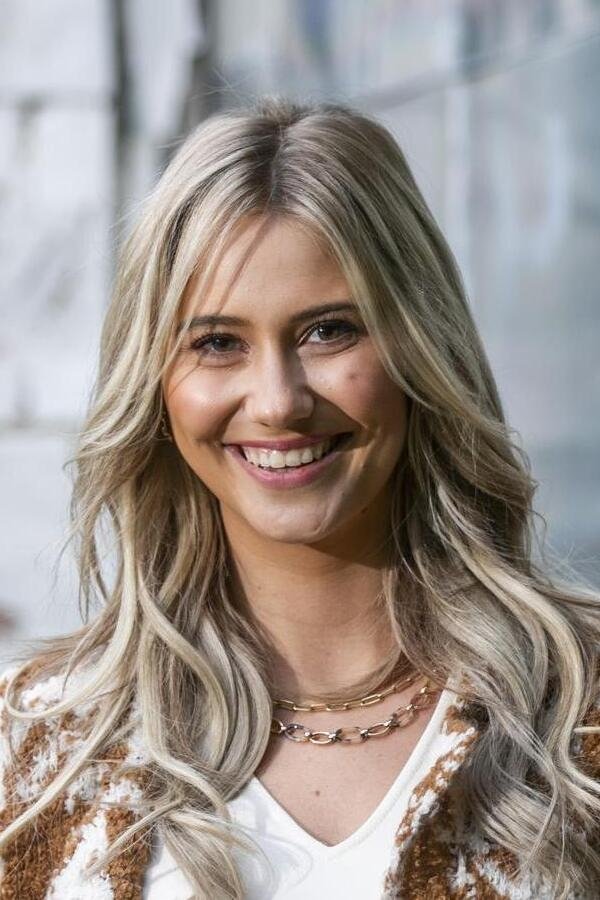 et billede af Celine Van Ouytsel