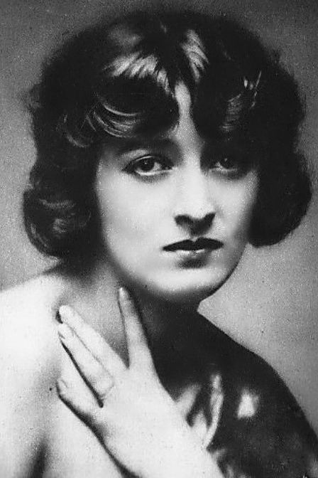 et billede af Denise Legeay