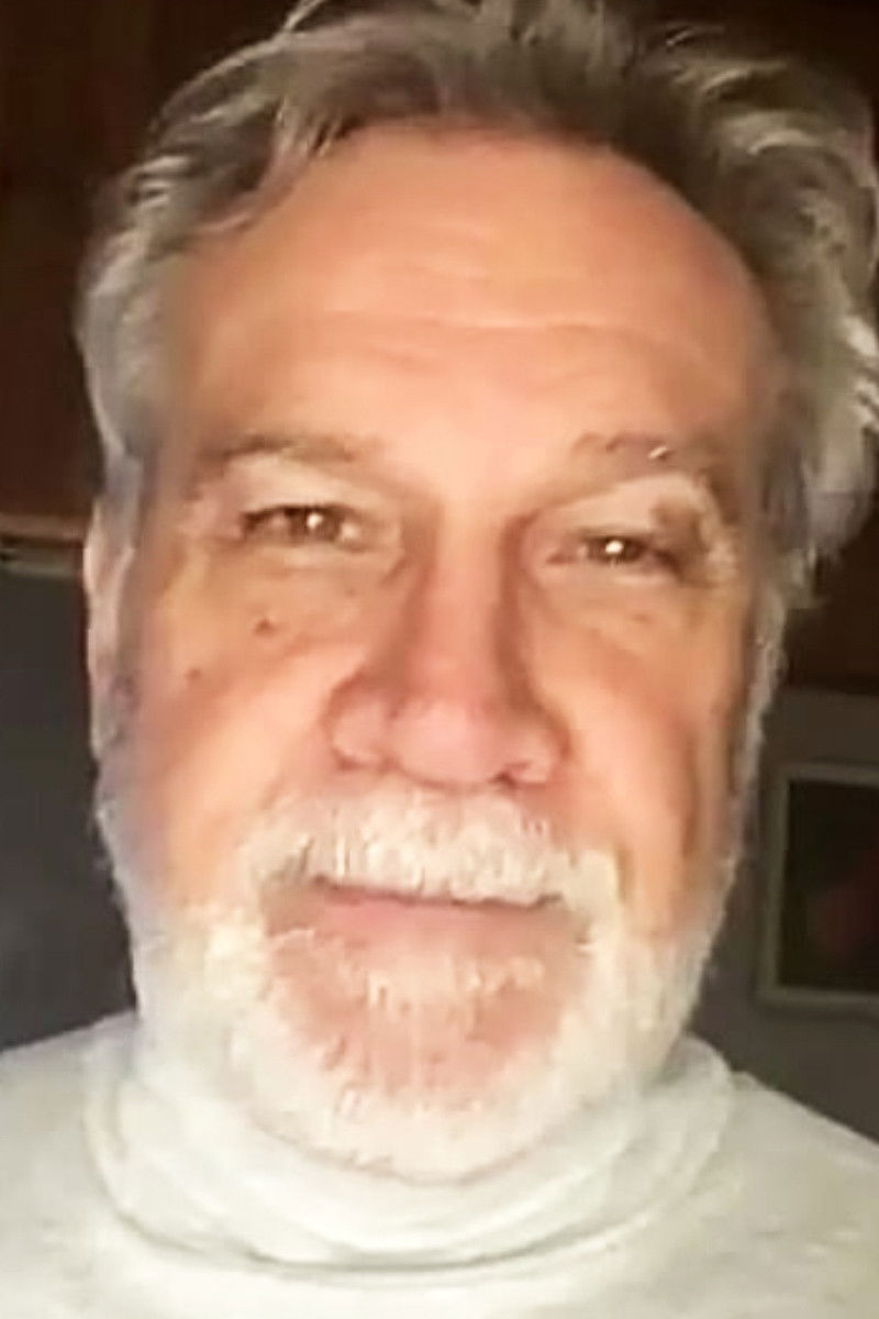 et billede af Carlos Mena