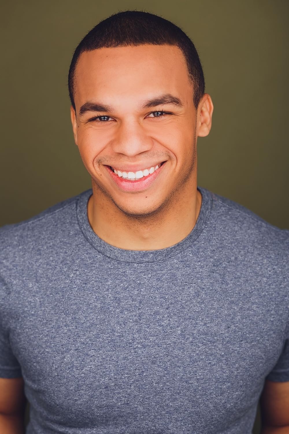 Antonio Davis's picture in the cast