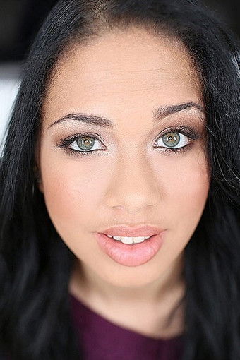 et billede af Nia Love