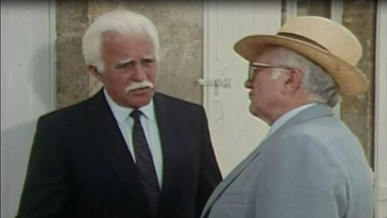Les Enquêtes du commissaire Maigret - Le Notaire de Châteauneuf