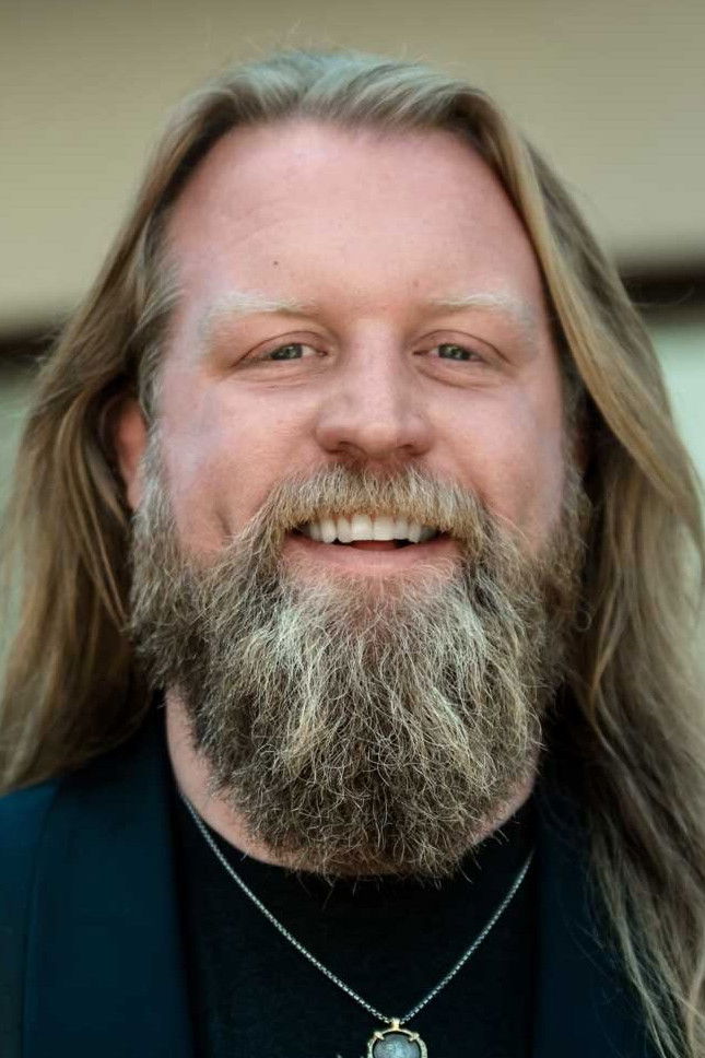 et billede af Justin Wren