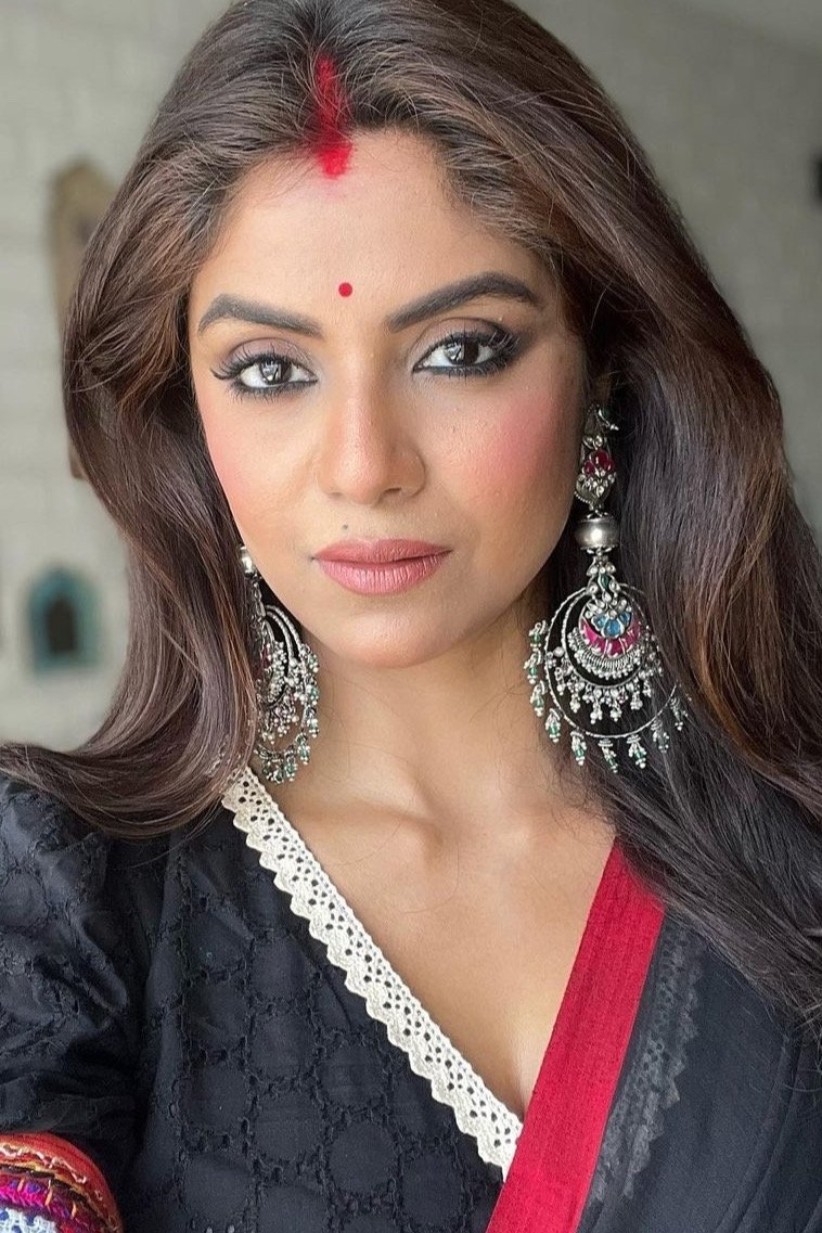 Sayantani Ghosh as Rudrani Chowdhury