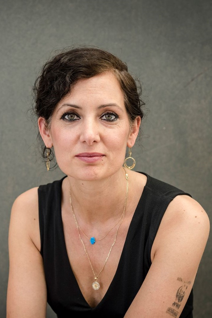 et billede af Naika Foroutan