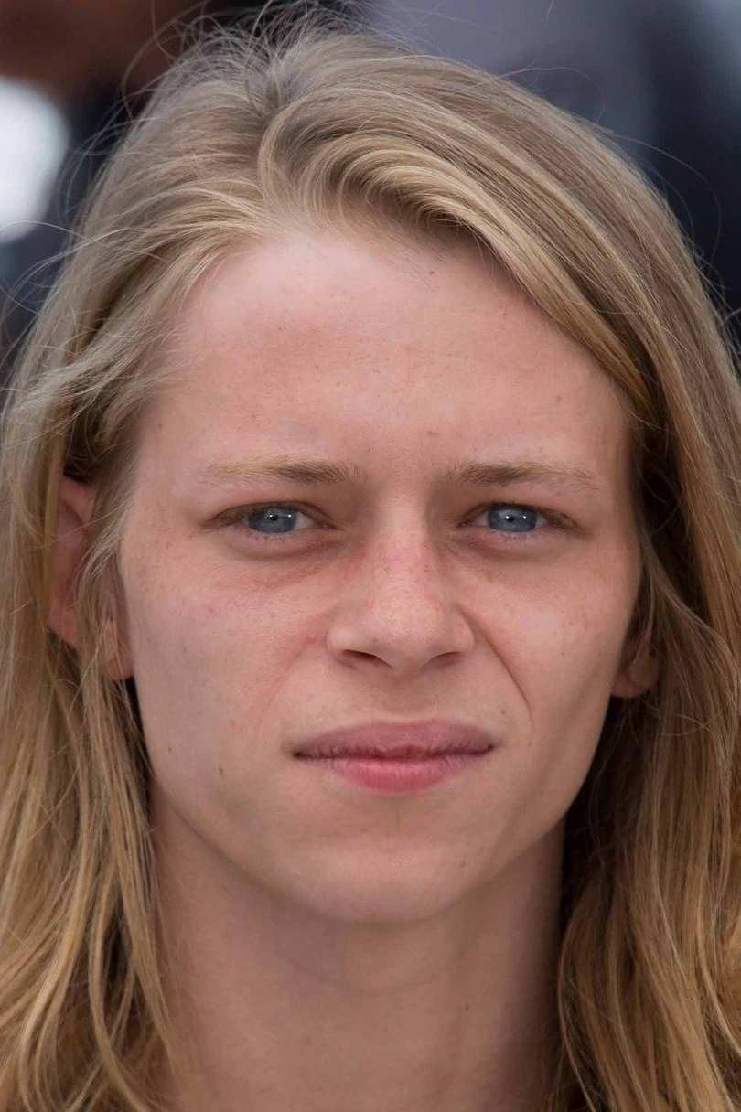 et billede af Isaiah Stone