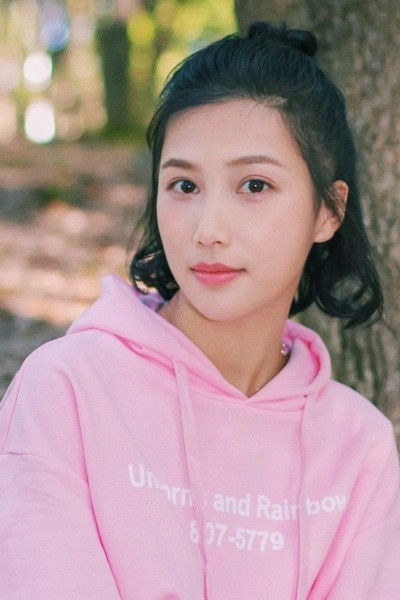 et billede af He Xiyao