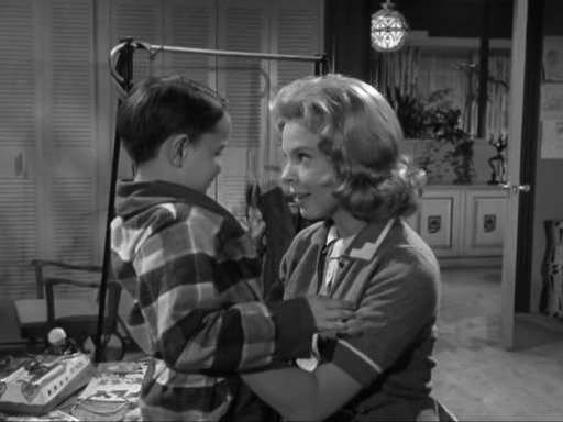 Prisoners' Wives S07E22 backdrop