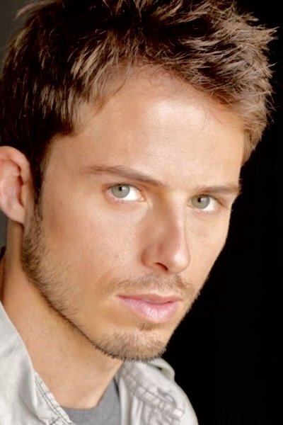 et billede af Brenton Jones