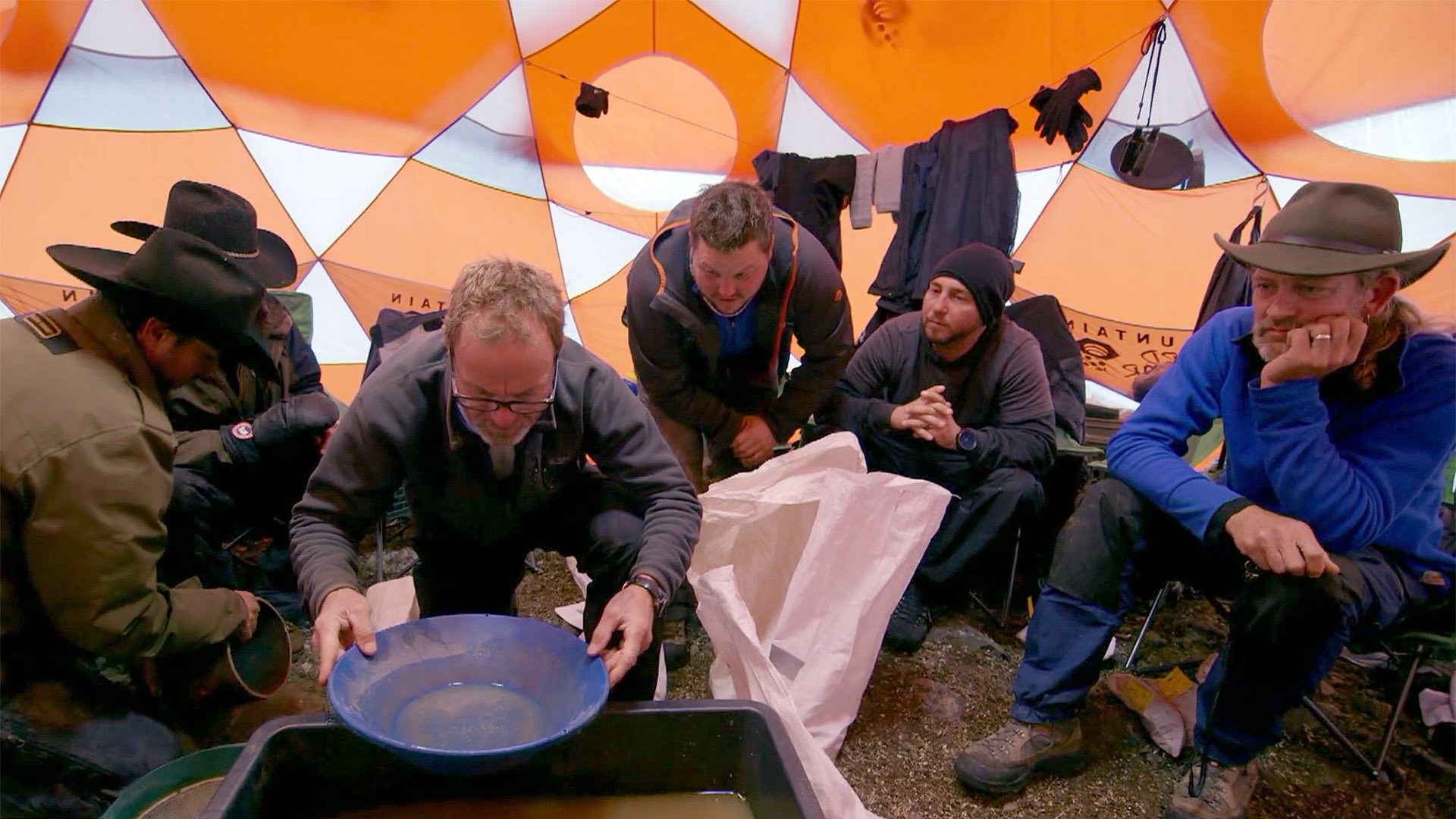 De l'or sous la glace - Épisode 10