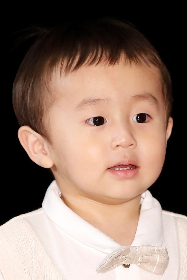 Park Ji-yong's picture in the cast