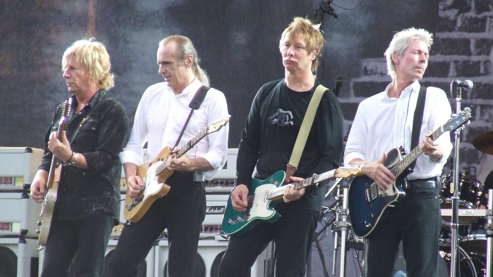 Hello Quo (2012)
