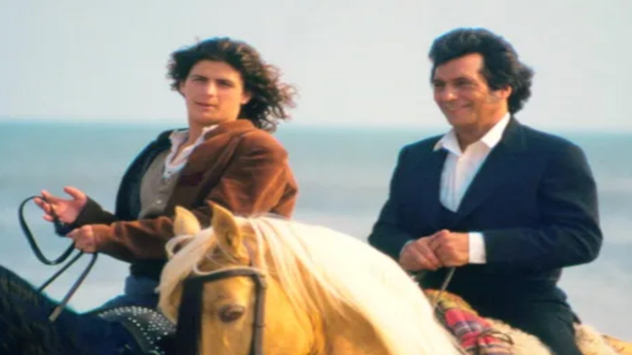 Curro Jiménez, el Regreso de una Leyenda background