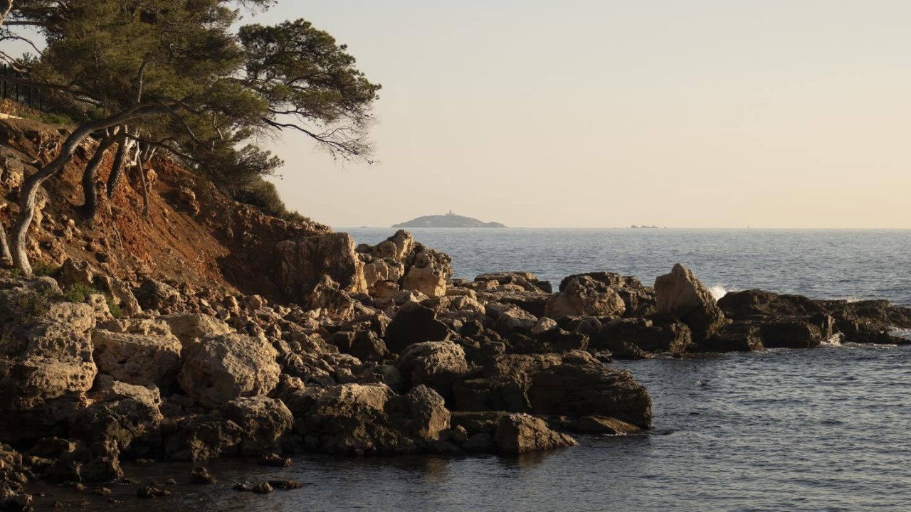 Tu m'entends ? Tu m'écoutes ?