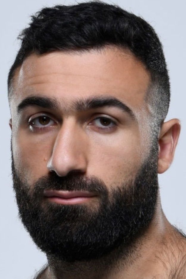 et billede af Rostem Akman