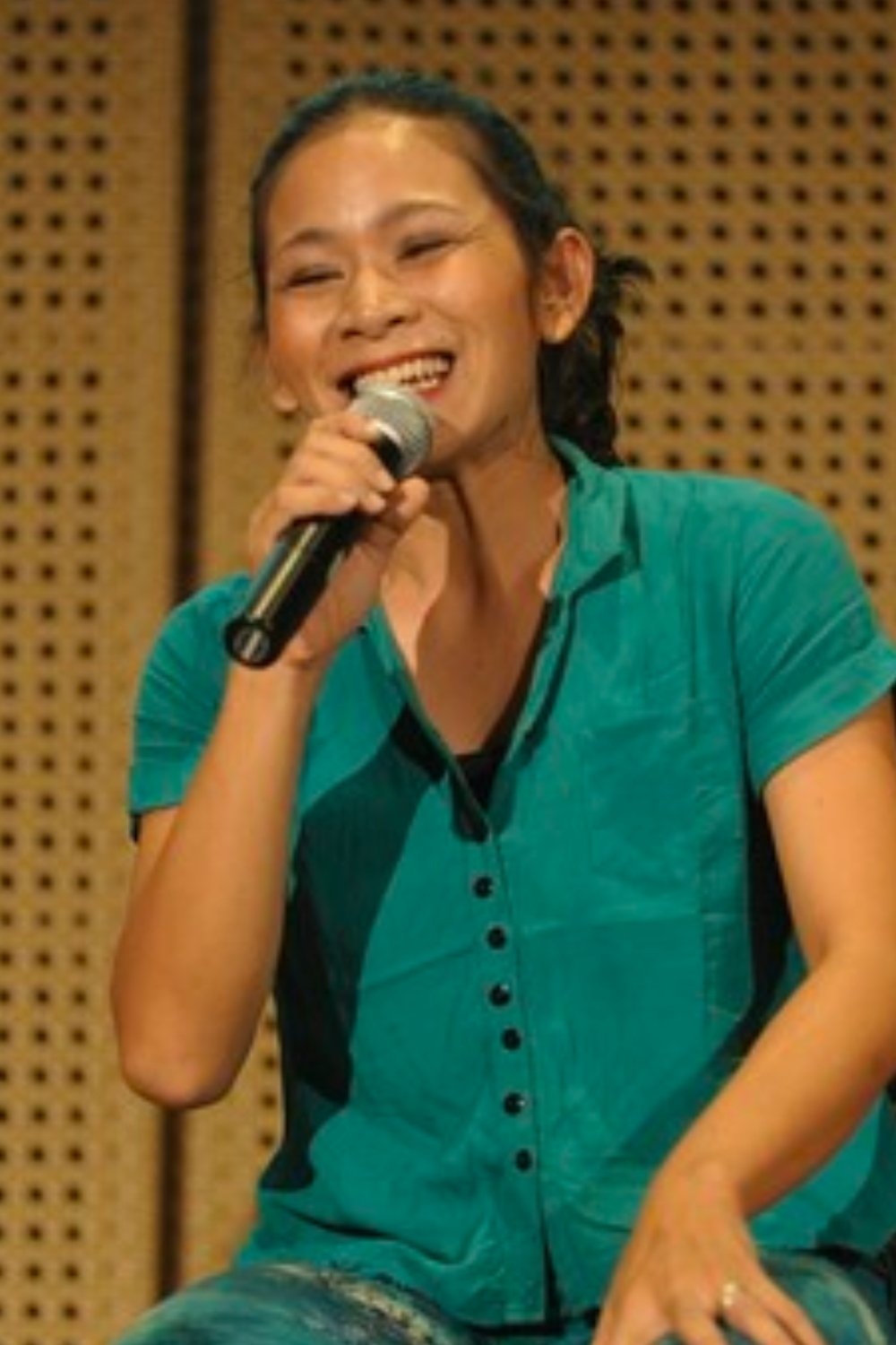 et billede af Nunung Deni Puspitasari