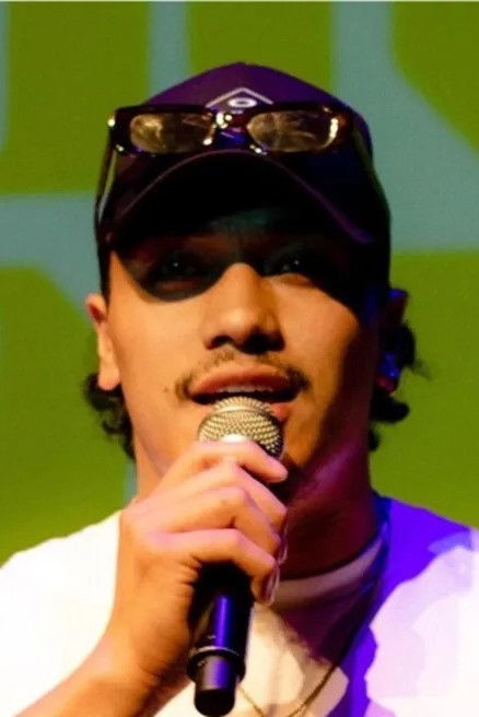 et billede af Aaron Pulemagafa