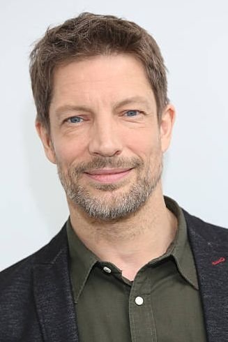 et billede af Mickey Hardt