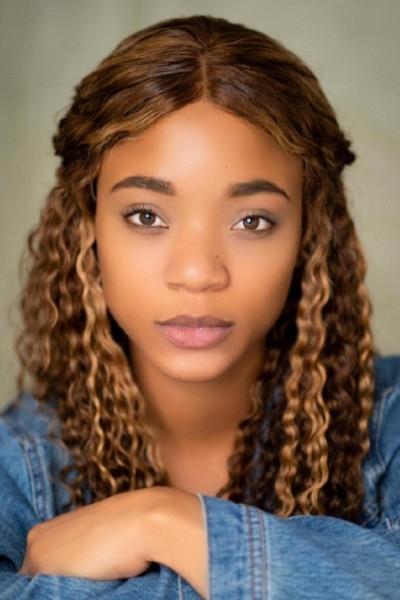 et billede af Bri Collins