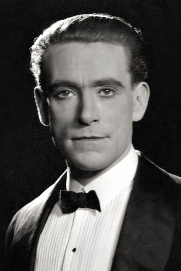 et billede af Cecil Holland