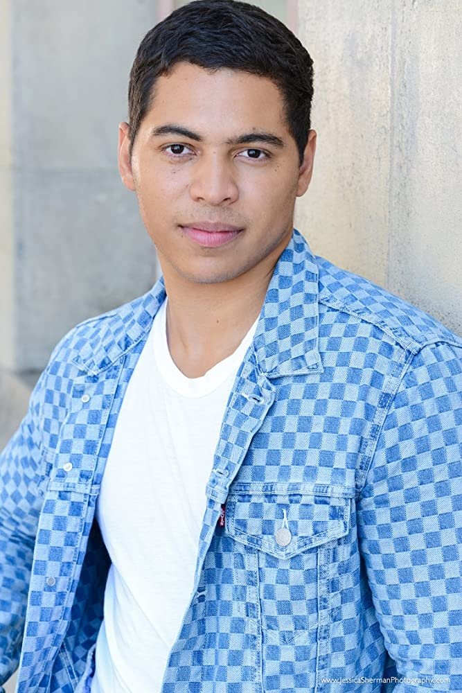 et billede af Brian Nuesi