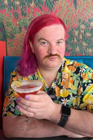 et billede af Ryan Suits