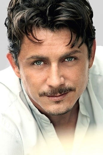 et billede af Petrônio Gontijo