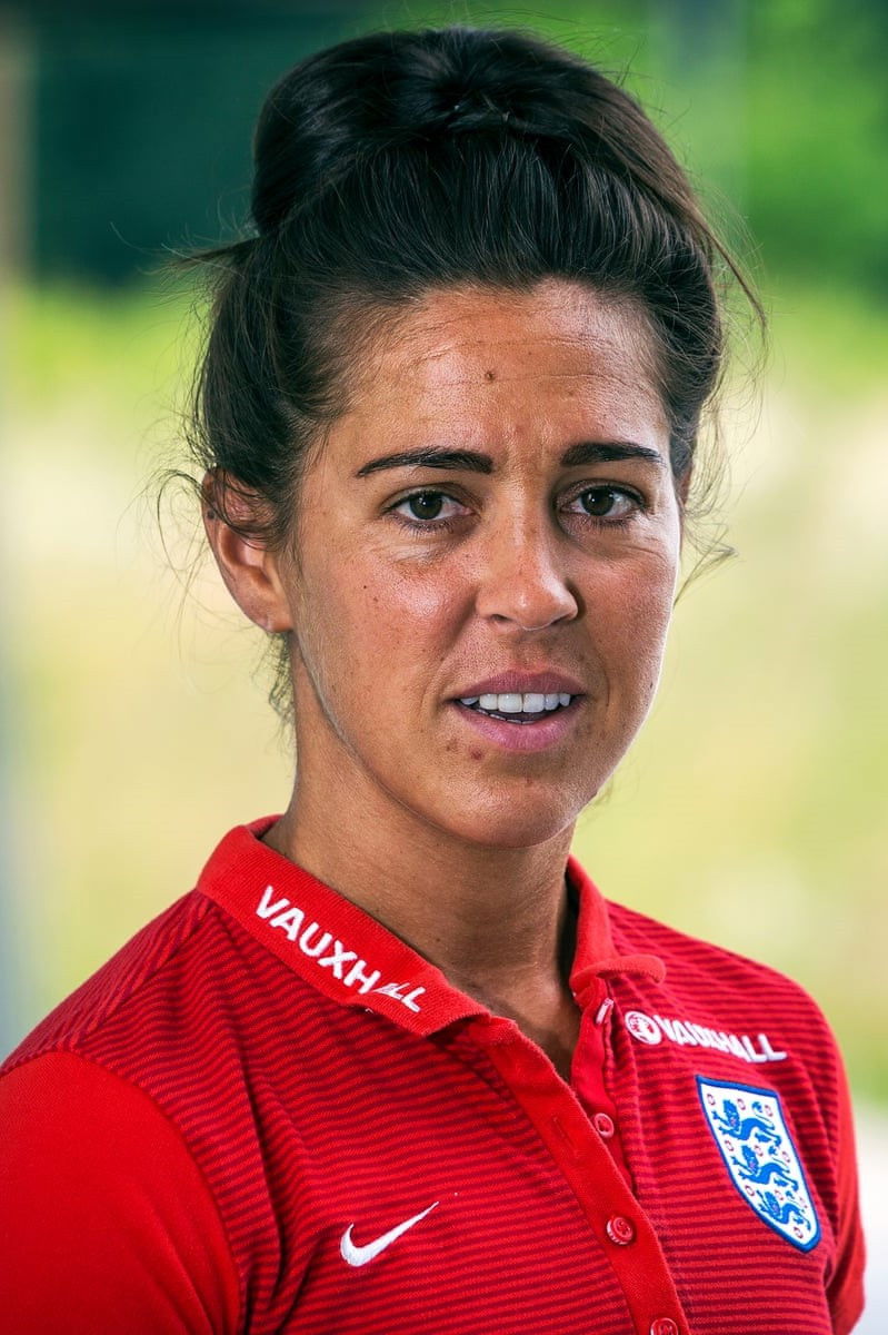 et billede af Fara Williams
