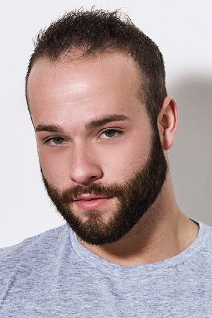 et billede af Luke Adams