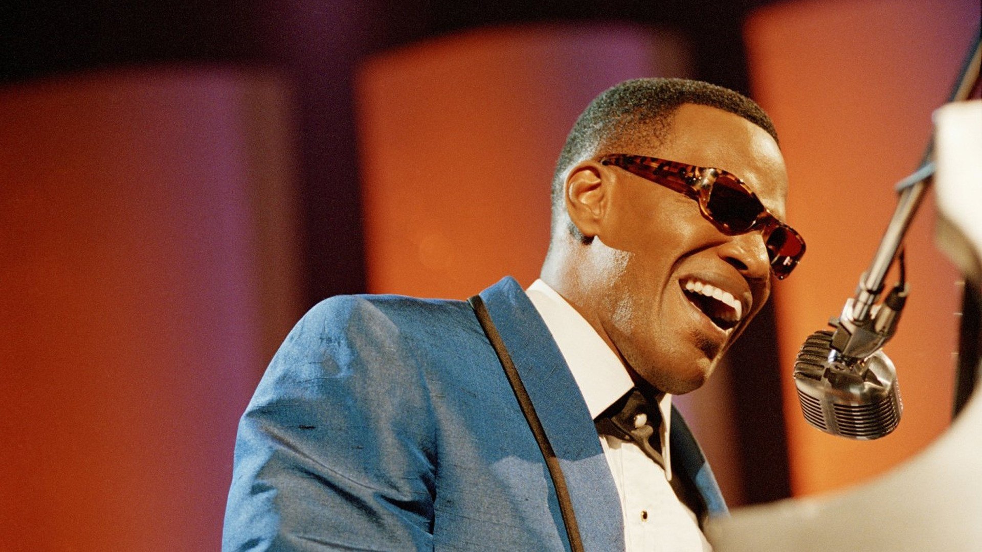 Huyền Thoại Ray Charles (2004)