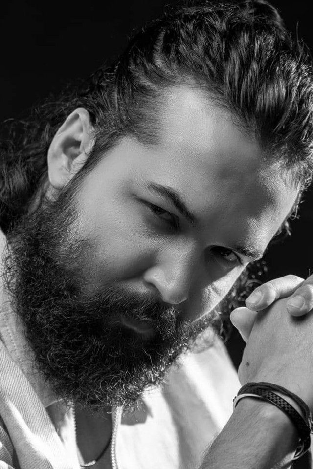 et billede af Ador Azad