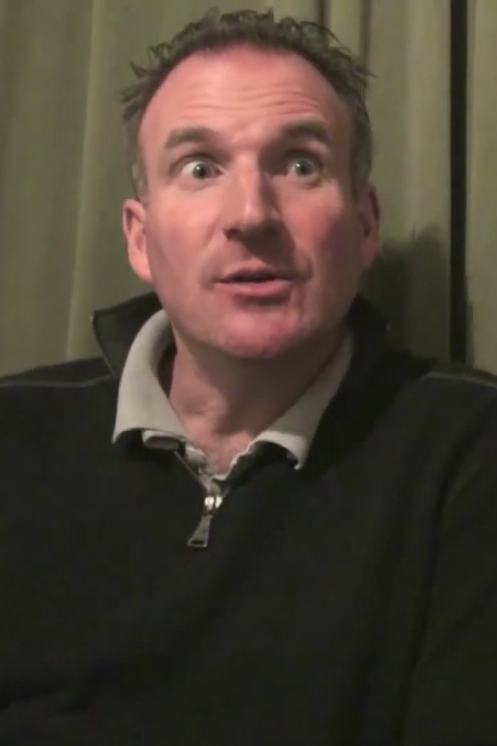 et billede af Kevin Hallett