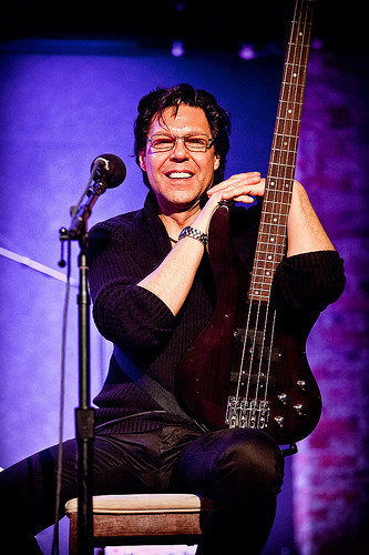 Kasim Sulton's picture in the cast