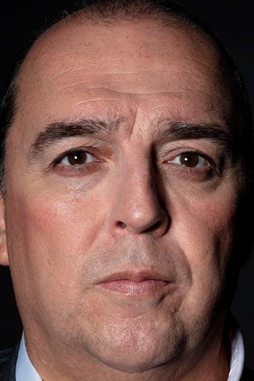 et billede af Julián Valcárcel