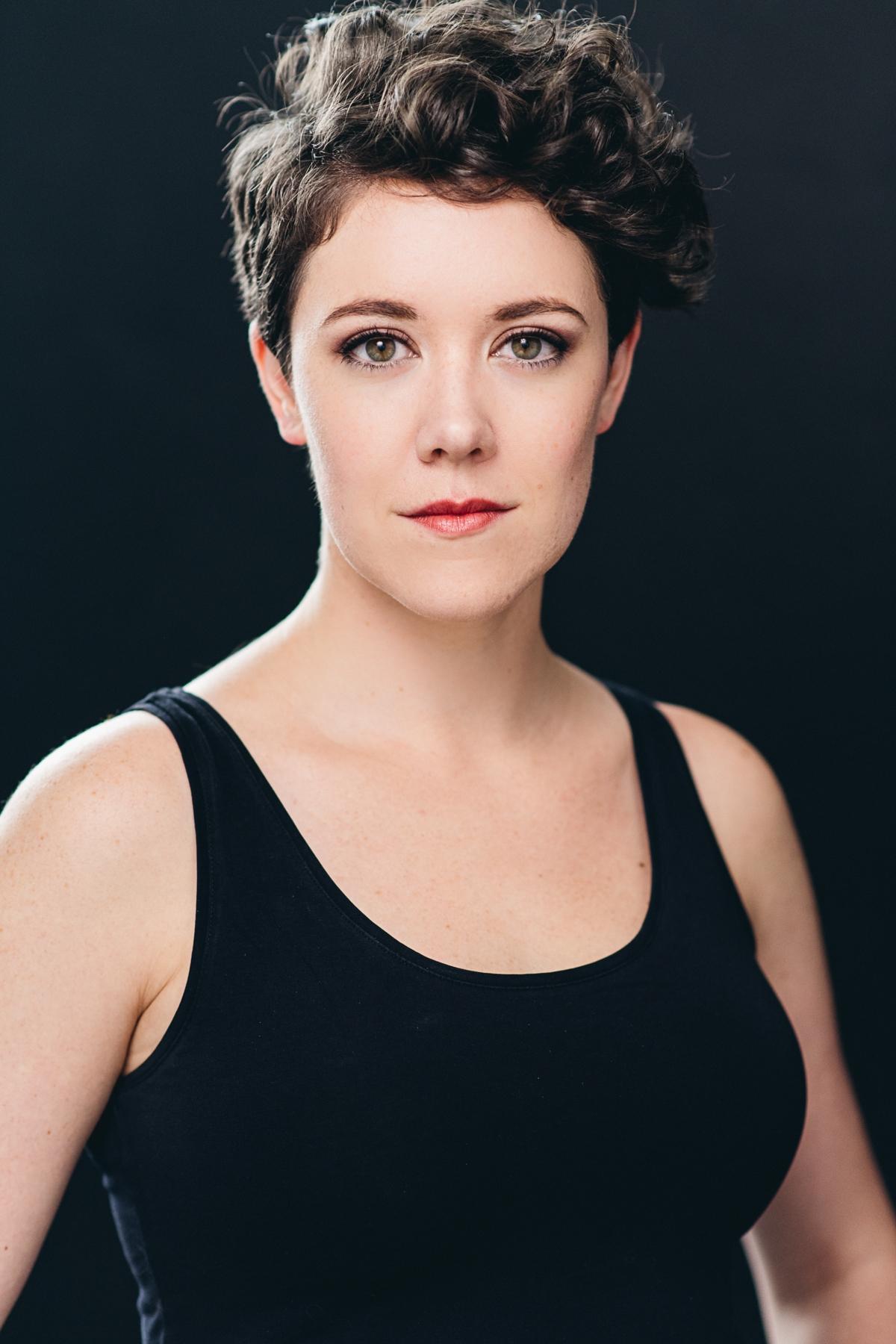 et billede af Kira Hall