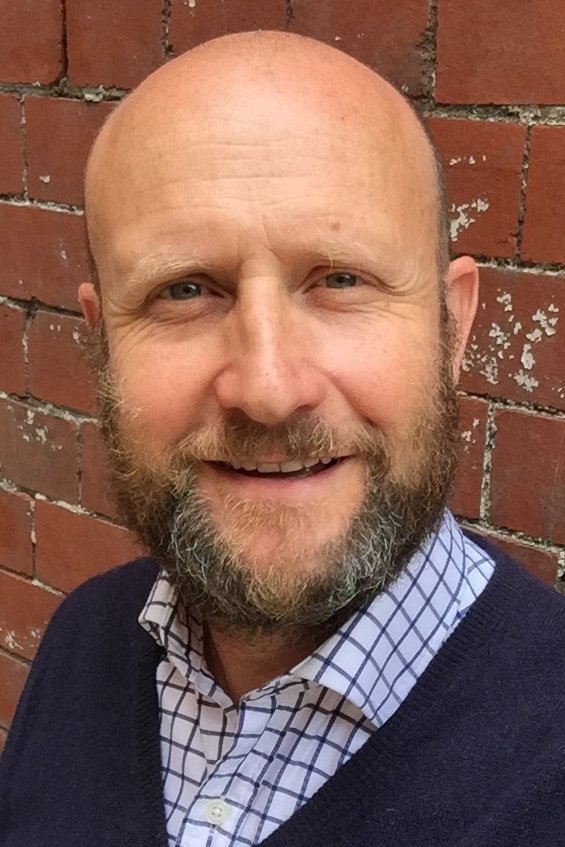 et billede af Sam Bond