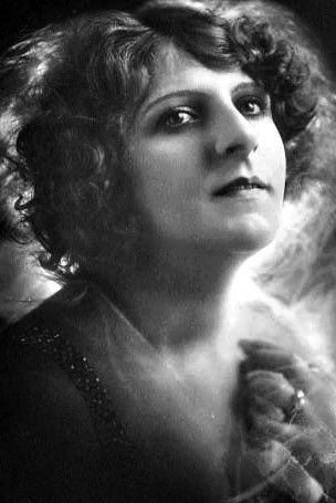 et billede af Minnie Chaplin