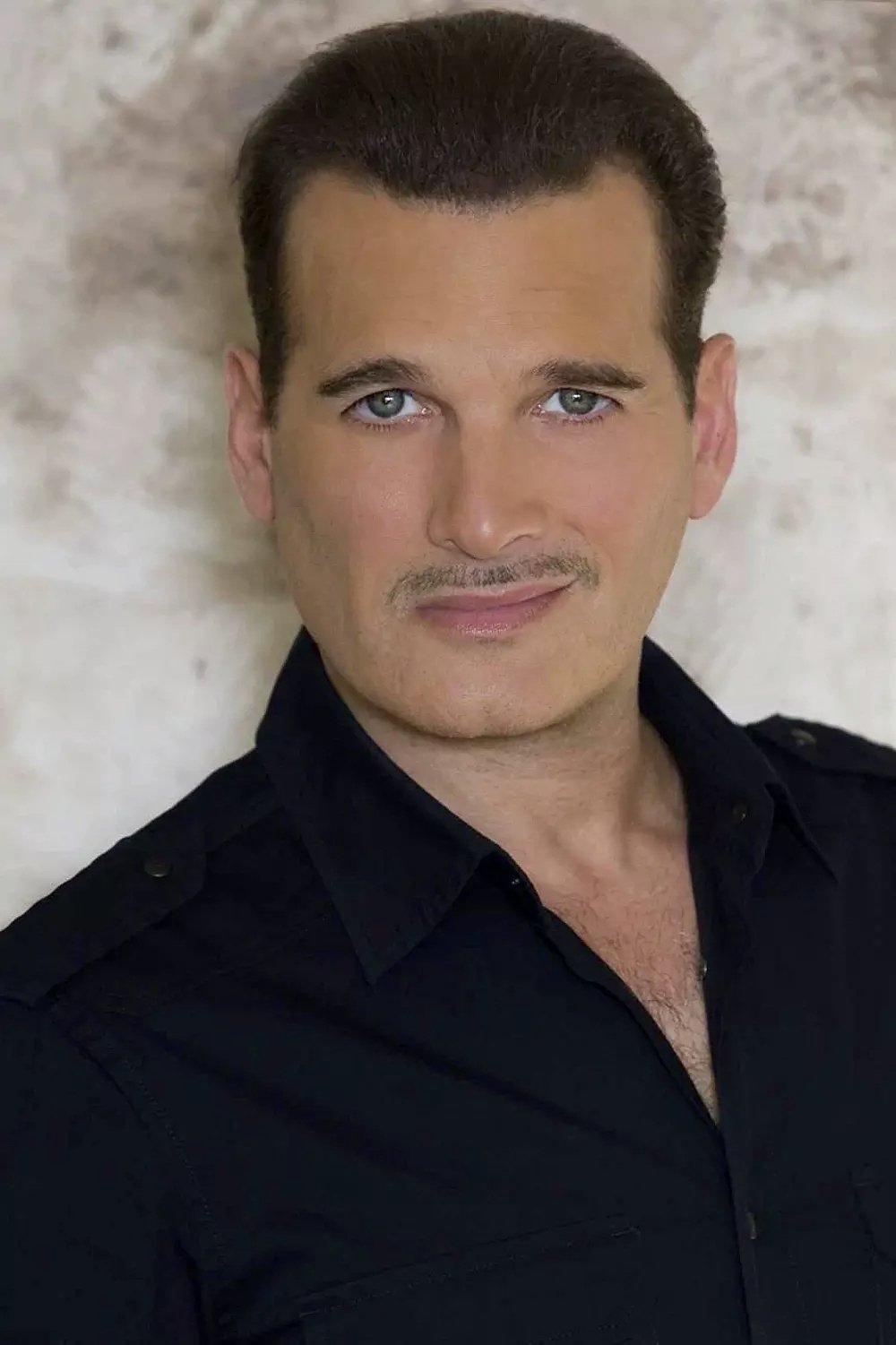 et billede af Phillip Bloch